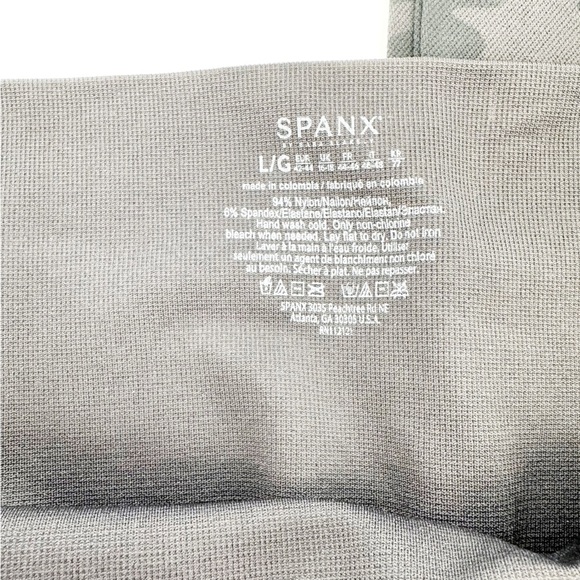 NWT SPANX Look At Me Now Sage Camo Shaping Leggings Black Camo Large - Picture 7 of 7